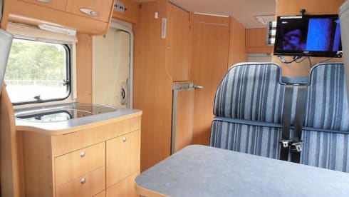 Madelief – Semi-integrated Adria Sport - Bronckhorst Campers