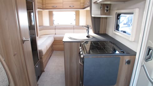 4 berth Swift Escape 674 Motorhome