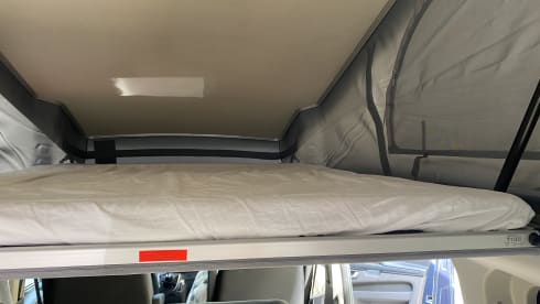 Dwight Schrute – À l'aventure avec un nouveau Ford Nugget Plus !