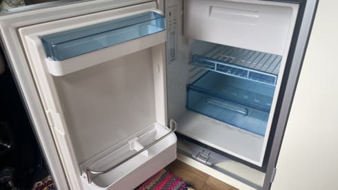 Daisy – 4 berth Volkswagen campervan from 2016