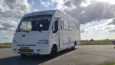 Complete spacious camper Fiat Ducato Mirage 6 persons