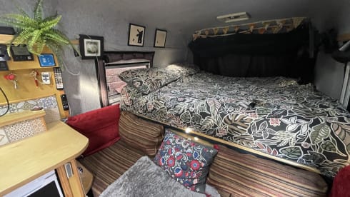 peggy  – 2 berth Peugeot off grid camper van