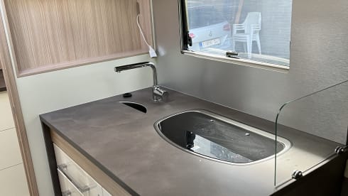 Florium – Luxury camper for 2 people (2020) from the Fleurette class segment!