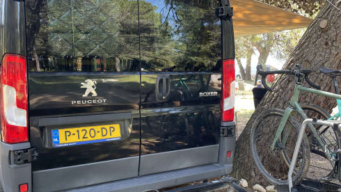 The Black Pearl – 2p Peugeot bus from 2017