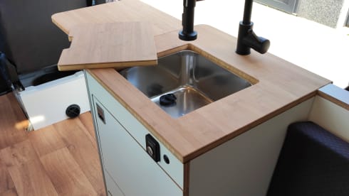 Unique, compact and modern bus camper (self-sufficient)