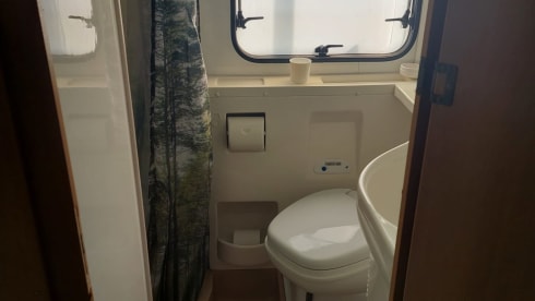 Heerlijke familie camper – 6p Ford alcove uit 2003