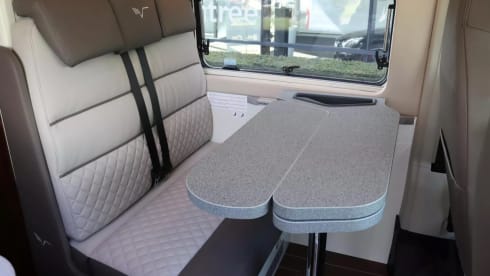 Beautiful Mobilvetta Admiral 6.5 (Sunflower)