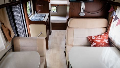 Spacious & comfortable family camper (2013)