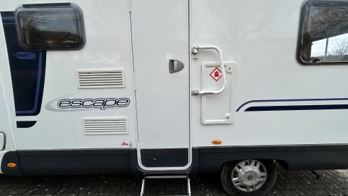 Jeffy – Jeffy – Low-Mileage, Fully Stocked Motorhome, Sleeps 6 Including Insurance!