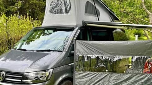 The Smiley Camper – 5 berth VW campervan