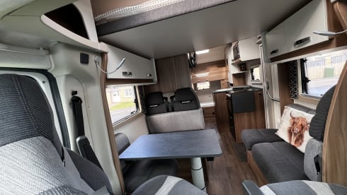 ScotlandCamp – Luxury Swift Escape 695 5 seatbelts 6 berth