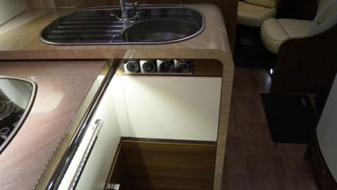 Onze dame – BURSTNER 735 ELEGANCE