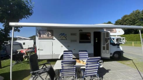 Sun traveller – Very neat and complete 6p Knaus alcove built in 2005 with air conditioning