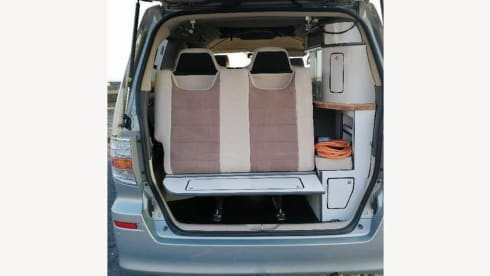 Alphie Hybrid&LPG – 2 Berth Toyota Alphard Hybrid&LPG