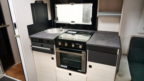 james – New luxury 4 berth Chausson 6 speed automatic 2025