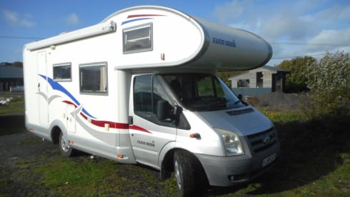 EASY 9 MOTORHOME HIRE JUST TURN UP AND GO