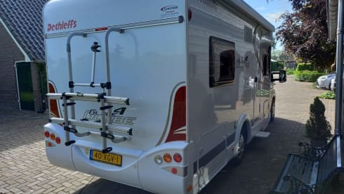 Very neat 4 person Dethleffs family camper!