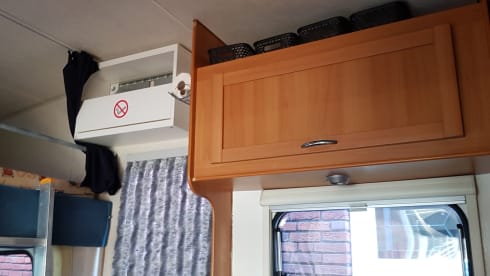 Elnagh Marlin – Very nice cozy butgetcamper dal 2001 Denekamp