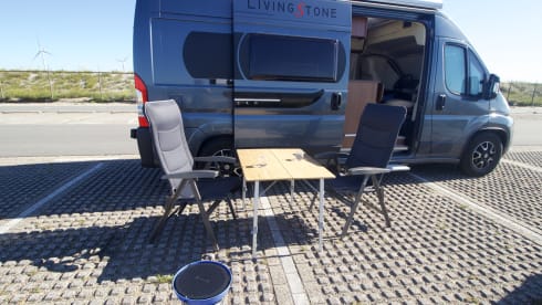 Skippy – Beautiful, sturdy luxury full bus camper.
