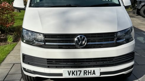 Colin – 4 berth Volkswagen campervan from 2017