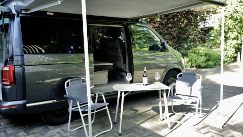 ~2 – 4p Volkswagen 4wd Adventure Campervan