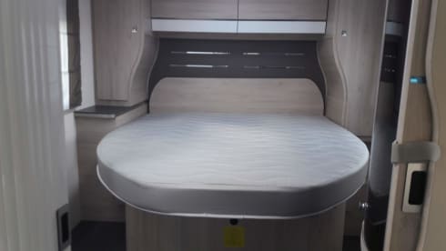 Cozy, modern, neat motorhome with queen bed