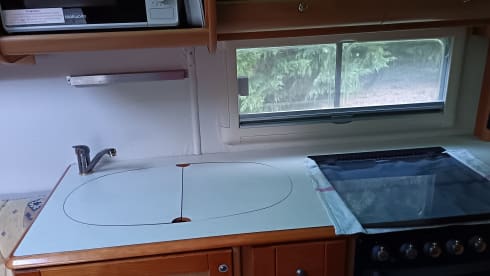 Dakota – 4 berth Autotrail alcove from 2004