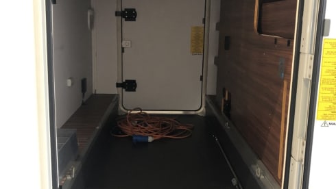 Luxury 5-person camper