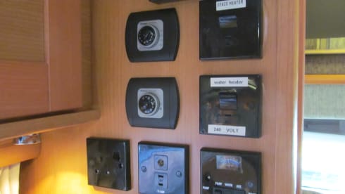 Henry – 4 berth Elddis 100 Sunseeker - 6 Belts