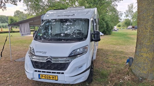 Zomerdeal!! Ruimtewonder Capron Sunlight V66 halfintegraal uit 2021