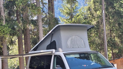 Vrijheid op vier wielen: huur deze fijne VW T6 camper!