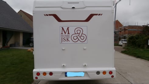Luxe camper – Luxury automatic Ford 170 HP - With complete equipment for 4 people!