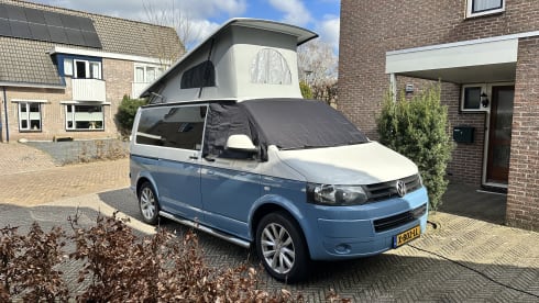 VW T5, luxury Two-Tone from 2015, new installation, automatic, many extras