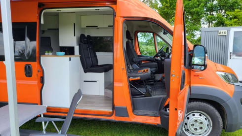 5 Person Fiat Ducato bus camper (built in 2017) (built in 2023)