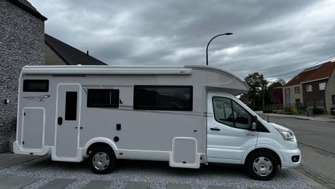 House On Wheels by Lisette 🚐 – 6p Ford integrated uit 2025