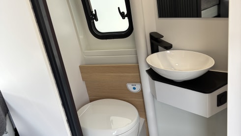 Adria Twin 640 SGX Supreme D AUTOMATIC