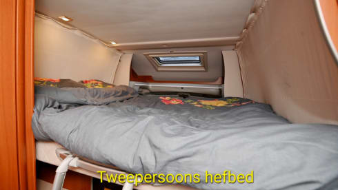 Vakantiehuisje op wielen – Schicker 4-Personen-Camper McLouis