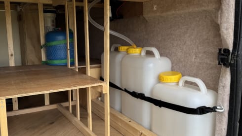 SJEF – Sfeervolle 4p off-grid familie buscamper