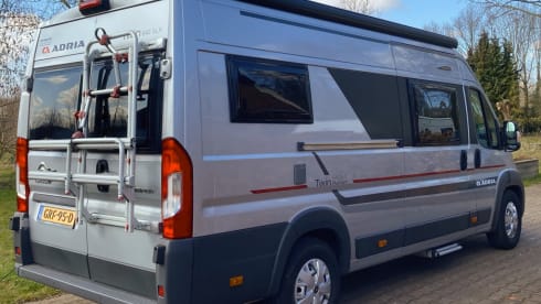 luxury Adria Twin 640 Supreme bus camper | Length beds | 165 hp
