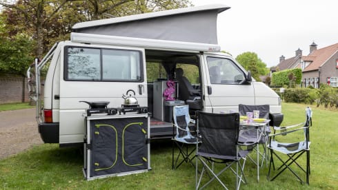 Tropical - Cozy and robust VW T4 multivan with sleeping roof