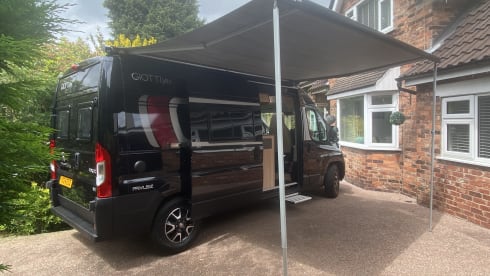 Robbie – 2024 Italian-style Giottiline 2/3 Berth Camper