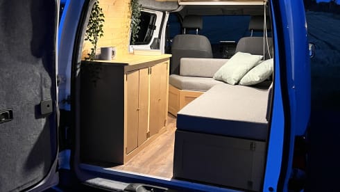 Gogh – Caledonia Camper Co. Van Gogh