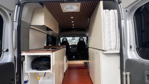 Lucky – 2p Fiat campervan from 2009