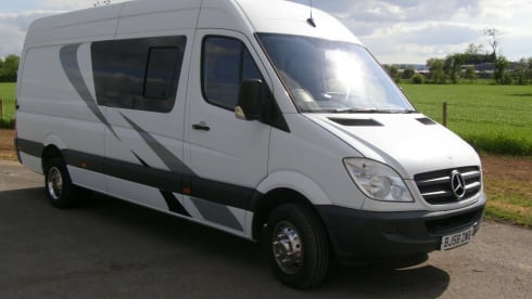 Zebedee  – 4 berth Mercedes-Benz Motorhome