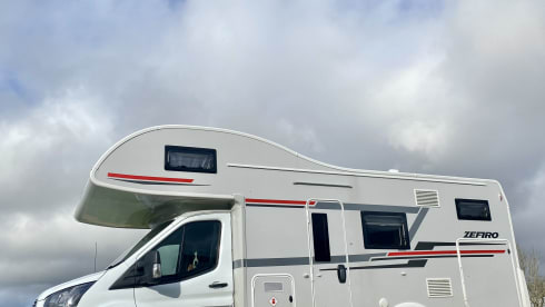 6 berth motorhome Roller Team Zafiro 675