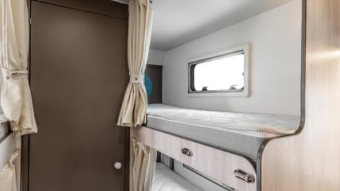 Spacious Rimor Kilig 50 - 6 person camper