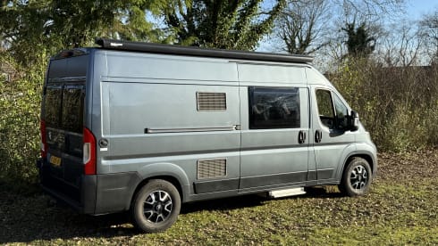 4p Pössl bus uit 2020