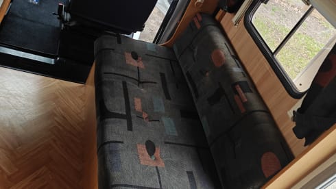 Mooie ruime camper, een trouwe bus – 4p McLouis semi-integrated uit 2003