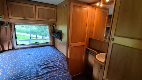 6 person family camper. Hymer integral from 2000