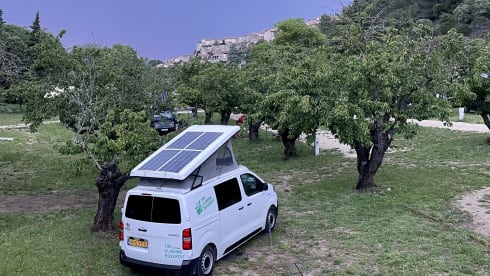 Budgee 🌱⚡️ – 100% electric campervan with solar cooking ☀️ 